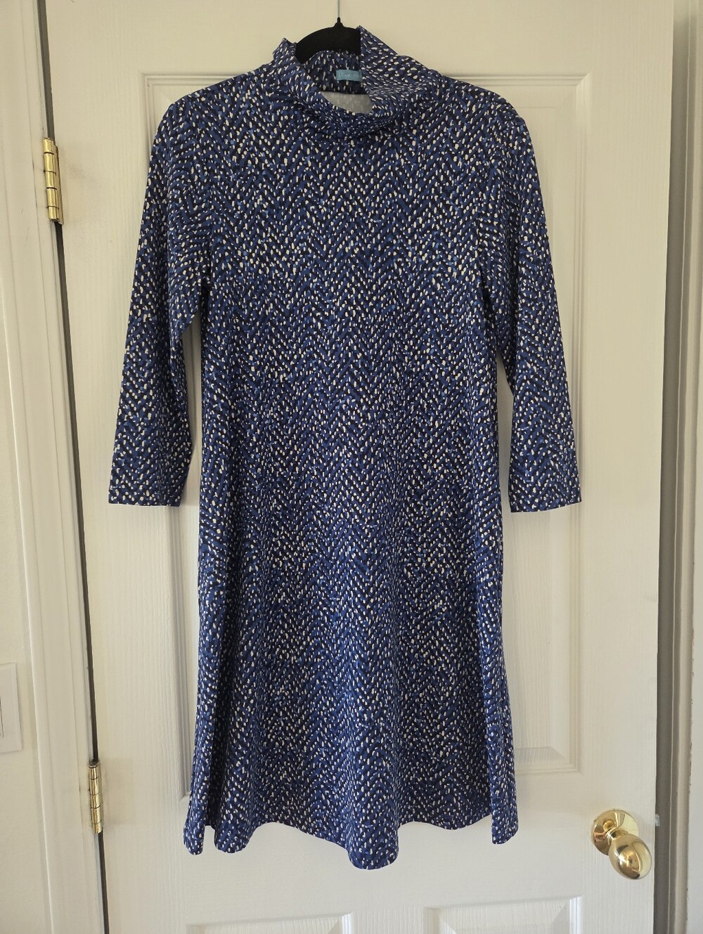 J. Mclaughlin Women’s Blue Patterned A-Line Dress with Mock Neck And Pockets